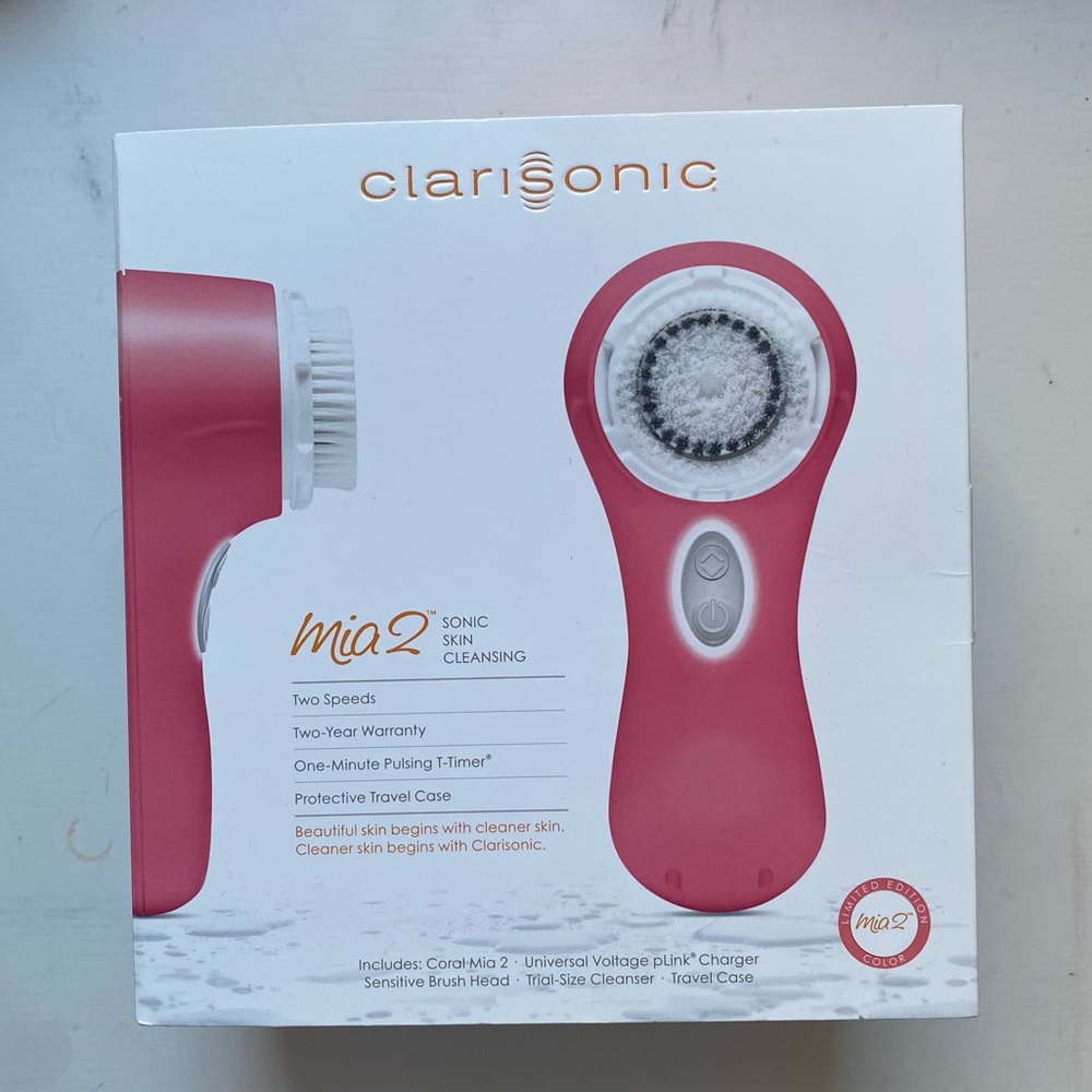 BRAND NEW CLARISONIC MIA 2 SONIC SKIN CLEANSING DEVICE